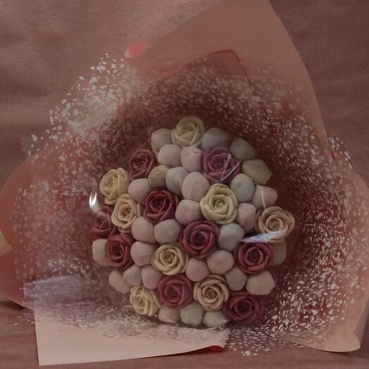 Bouquet of roses and marmalade