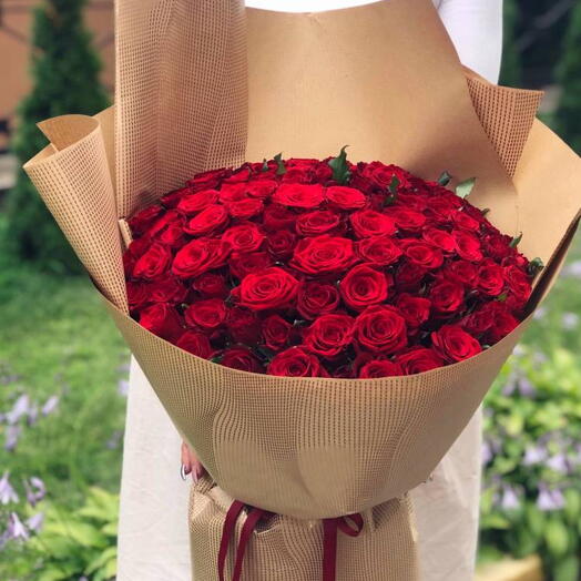 101 red roses "Happiness in hands"