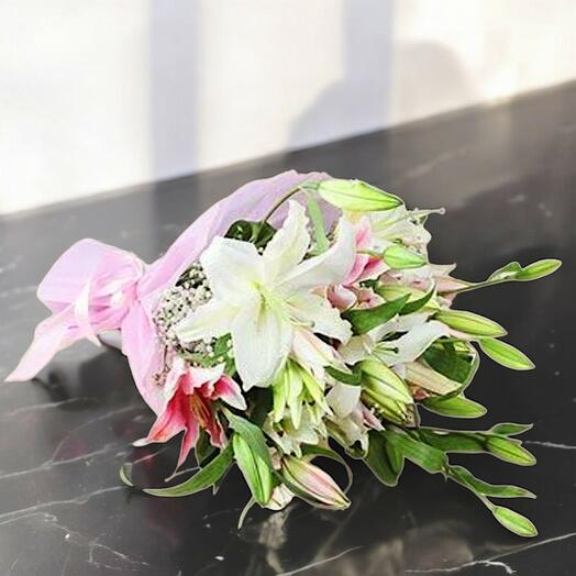 Elegant 10 Lilies Bouquet