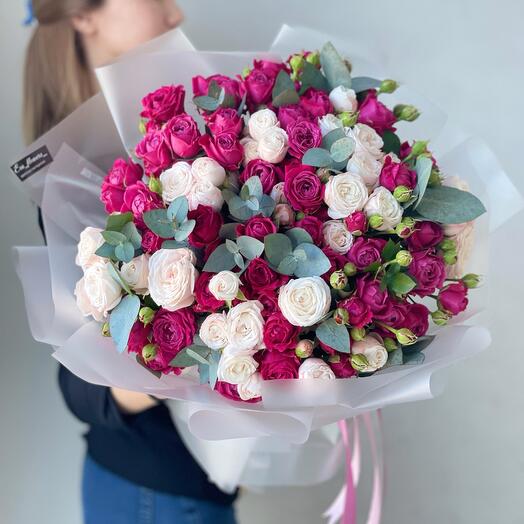 Моно букет кустовых роз💕