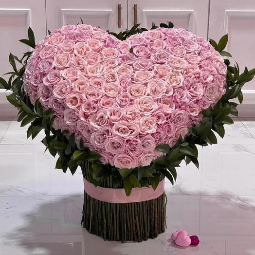 Free-standing Heart Bouquet