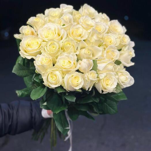 Белые роскошные розы 31шт 80см