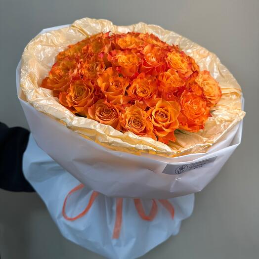 Круглый букет с Кенийской розой