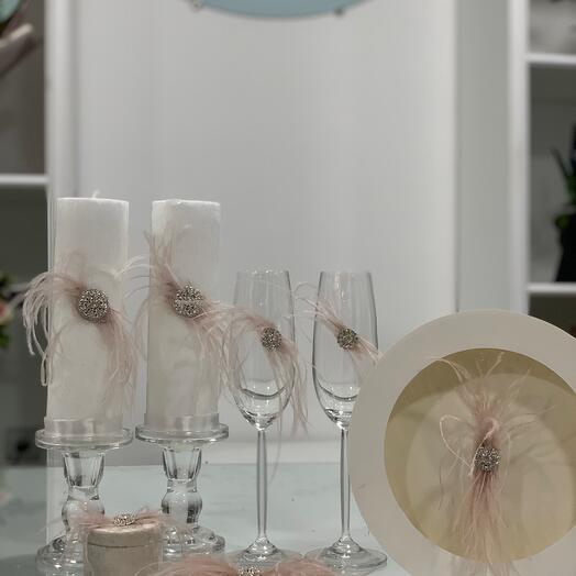 Свечи и бокалы в комплекте