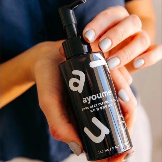 Hydrophilic oil with black coal