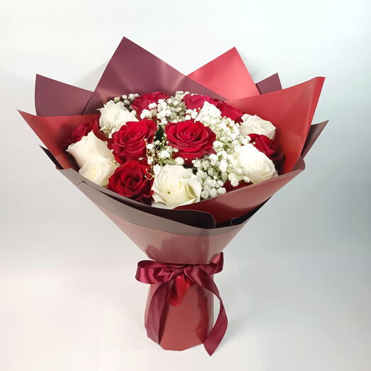 Stunning  Red   white Roses