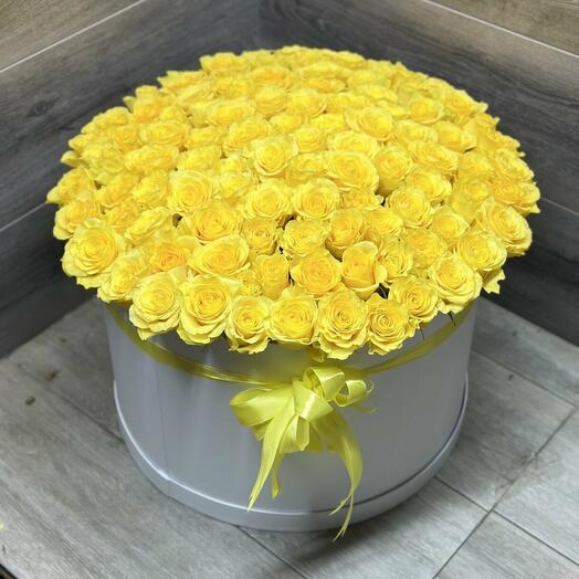 Цветы в коробке 101 желтая  роза