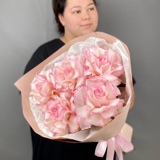 Монобукет с французскими ажурными розами.Букет 342 Milin bouquet