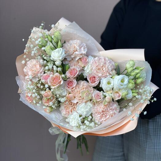 Peach bouquet with lisianthus and bush roses (242)