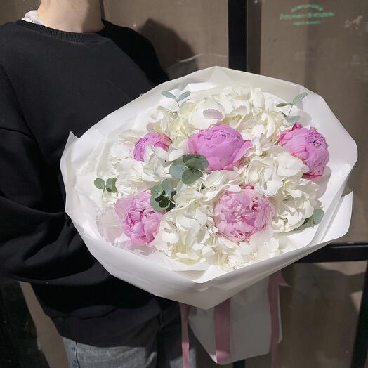 Дуо букет пионы с гортензией