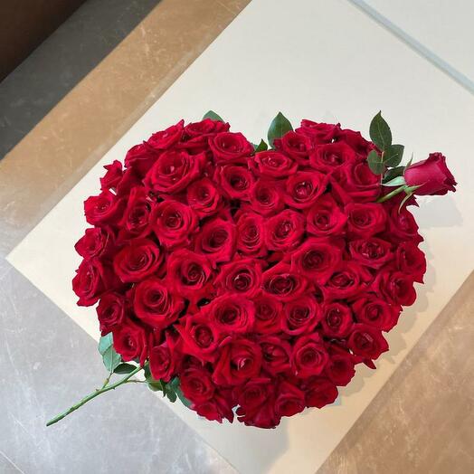 101 roses heartshape bouquet