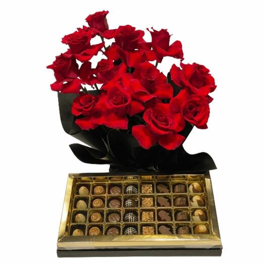 1 DOZEN OF ROSES WITH ASSORTED BELGIAN CHOCOLATE BOX - 500 GRAMS