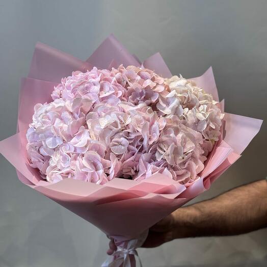 HYDRAGA PINK HAND BOUQUET