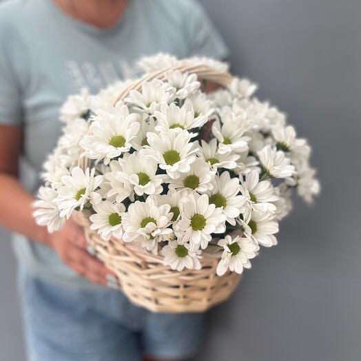 Корзина с ромашками