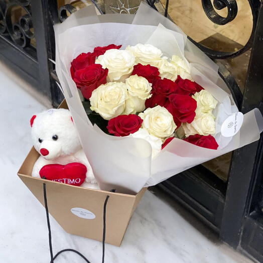 Roses with a bear in a box