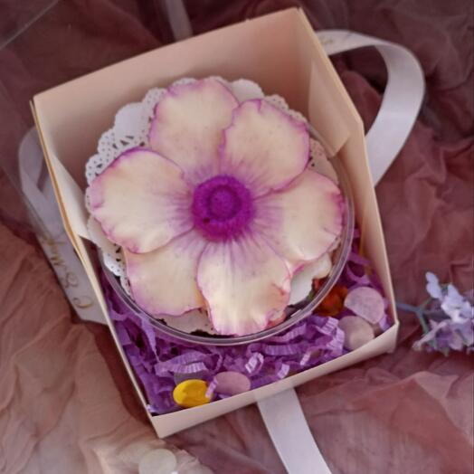 Шоколадный цветок в подарок на 8 Марта