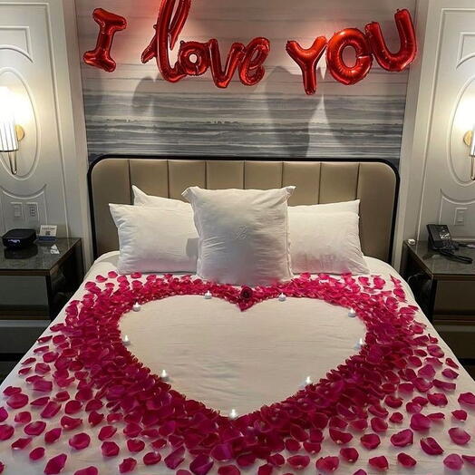 Romantic Bed Decor