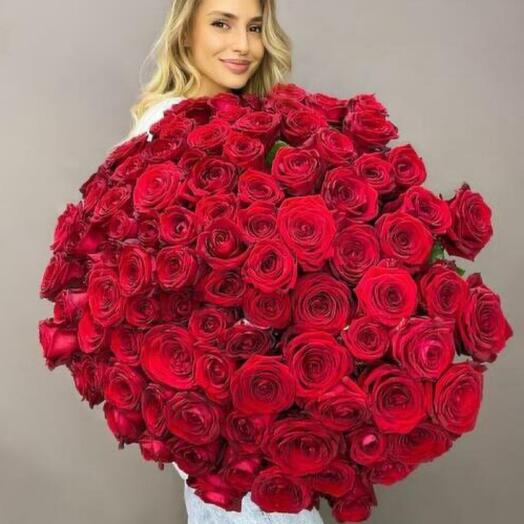 Красные рози Red Naomi 101
